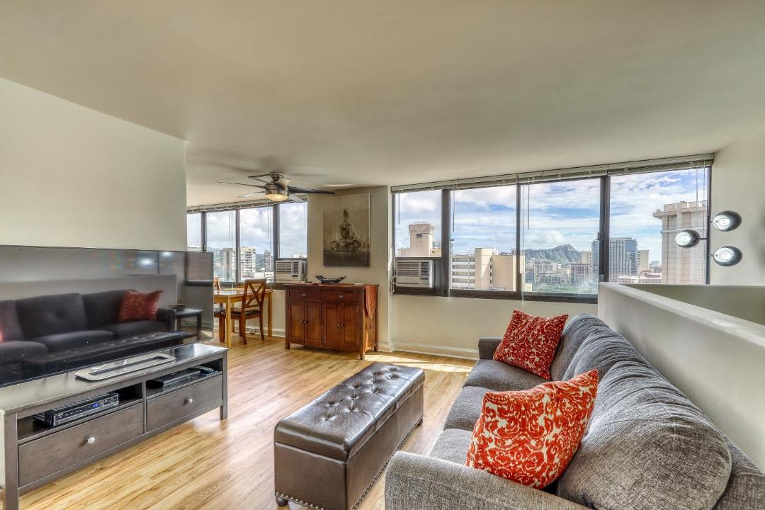 Photo of Livingroom in Waikiki