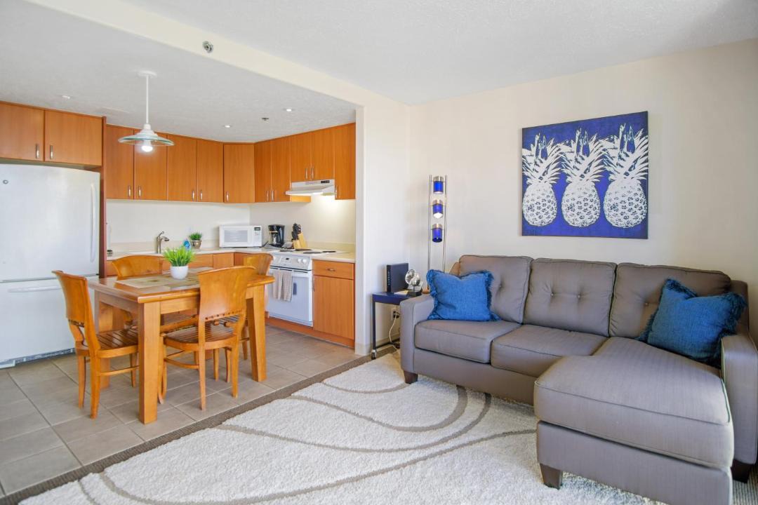 Photo of Livingroom in Waikiki