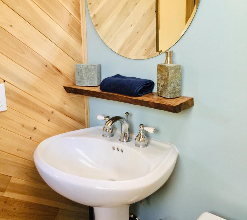 Photo of Bathroom in Leilani Estates