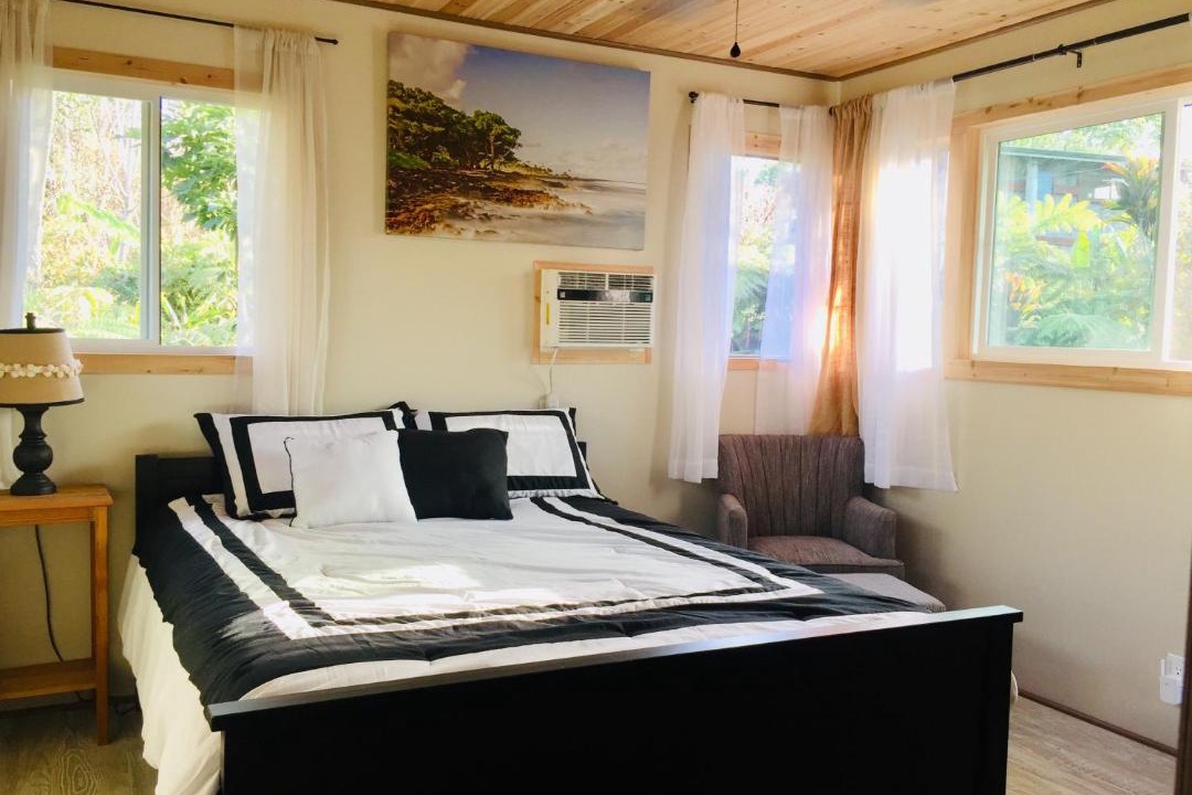 Photo of Bedroom in Leilani Estates