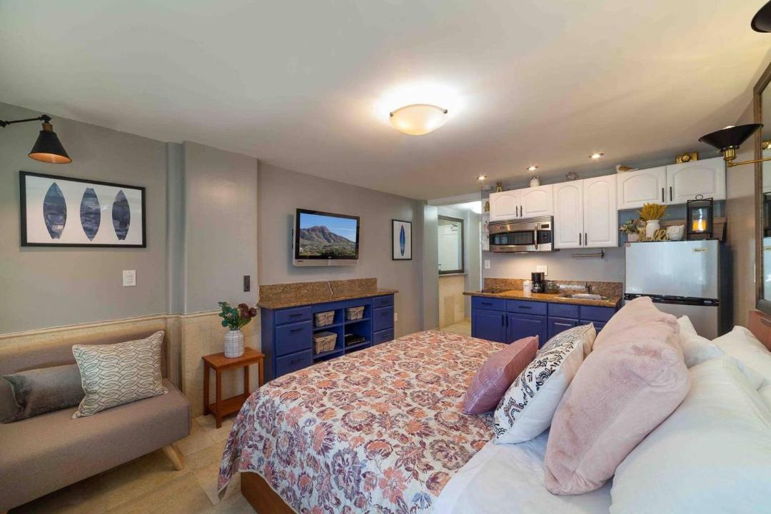 Photo of Bedroom in Waikiki