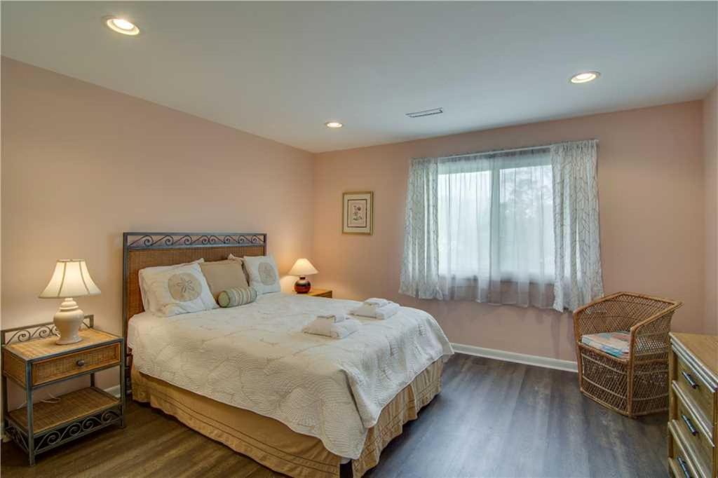 Photo of Bedroom in Pelican Bay