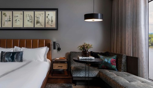 Room, 2 Queen Beds (Partial River View)