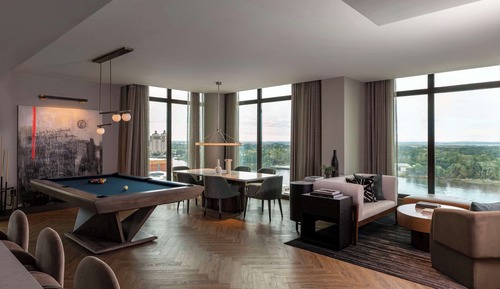Suite (Thompson)