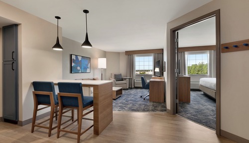 Suite, 1 Bedroom, Mobility Accessible (Communications)