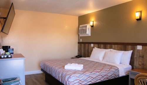 Economy Room