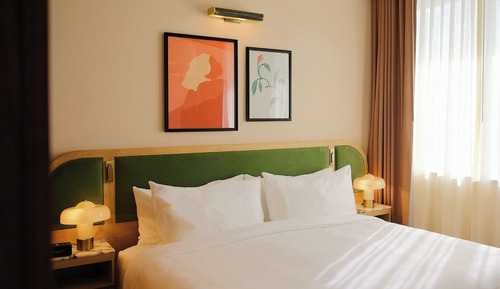 Room, 1 Queen Bed (Large)