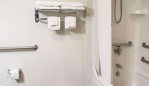 Standard Room, 1 Queen Bed, Accessible, Non Smoking
