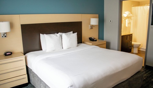 Studio, 1 King Bed with Sofa bed (Hearing Accessible)