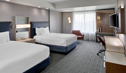Room, 2 Queen Beds, Hearing Accessible (Roll-in Shower)