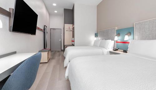 Standard Room with Two Queen Beds