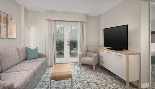 Two-Bedroom Suite with One King And Two Double Beds - Non-Smoking