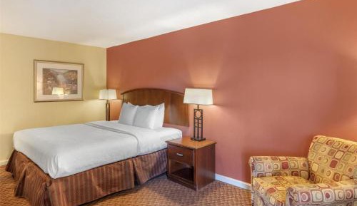 King Room with Exterior Access - Non-Smoking