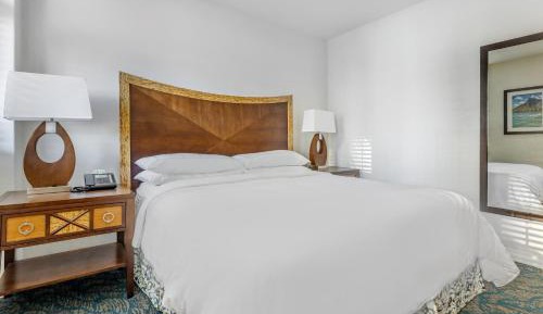 LAGOON TOWER 1 BDRM STNDARD VW KING STE SFABD