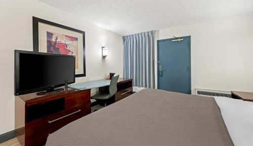 Standard King Room - Non-Smoking 