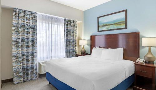 King Room with Roll-in Shower - Disability Access/Non-Smoking