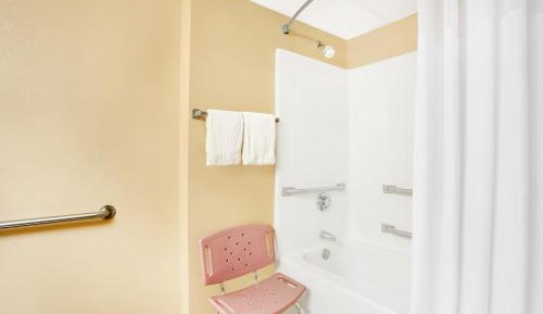 King Room - Disability Access/Non-Smoking