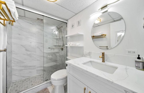 McCully - Moiliili Apartment | Waikiki Beach Golden Holiday