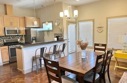 Central East Austin House | Walk to UT and Moody Center. Spacious Family Retreat