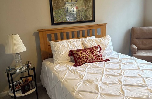 Northwest Raleigh Apartment | Perfect Raleigh address for traveling nurses or NC State guests