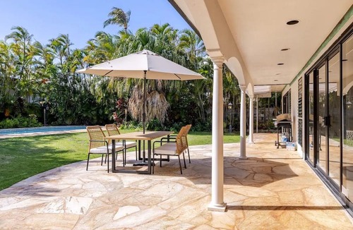 Kahala Villa | Gorgeous estate in paradise !