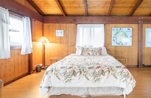 Captain Cook House | Serenity Hale on Kona Coast with spectacular ocean view
