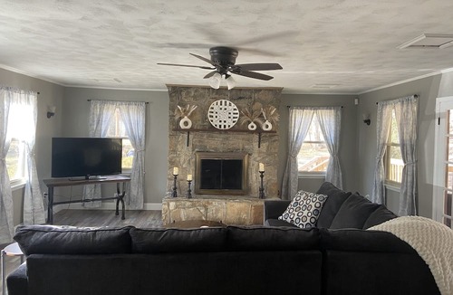 Arcadia House | A serene hideaway nestled by the babbling brook and only minutes to downtown!