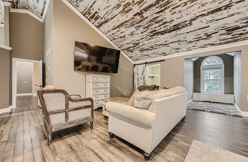 Lake Shore House | 4BR Home with Pool on the Magothy River Pasadena