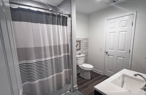 Cumming House | Location! Basement rental:1 bed, 1 bathroom. 5 min to shopping and Lake Lanier.