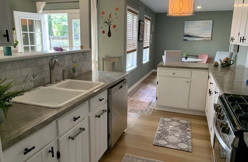 Charleston House | Charleston SC furnished 4/2 ranch in great location, 5 minutes to downtown. .