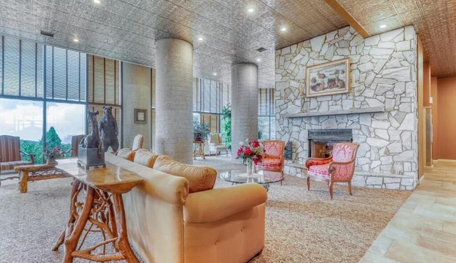Cozy 2-bedroom condo with fitness room, WiFi in marvelous Sugar Mountain.