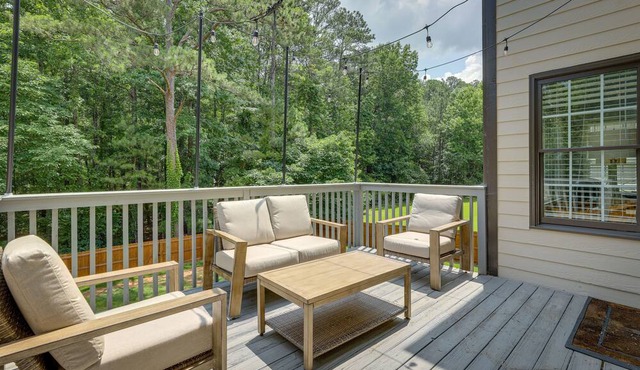 Spacious Home ~ 7 Mi to Stone Mountain Park!