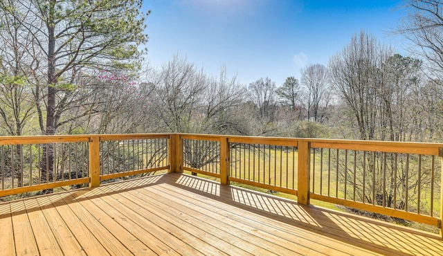 Minimalist Alpharetta Home w/ Balcony Near Atlanta